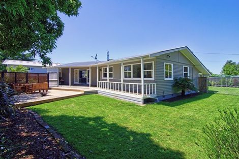 Photo of property in 8 Hughan Place, Carterton, 5713