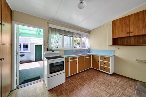 Photo of property in 67 Govett Avenue, Frankleigh Park, New Plymouth, 4310