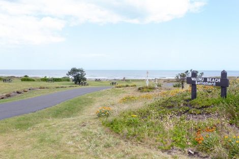Photo of property in 10 Pingao Place, Waiinu Beach, Wanganui, 4588