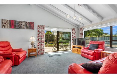 Photo of property in 2/39 Killarney Avenue, Torbay, Auckland, 0630