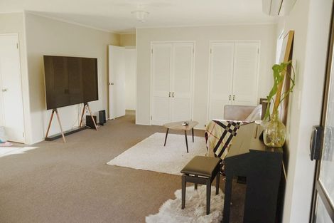 Photo of property in 2 Sheehan Road, Te Atatu South, Auckland, 0610
