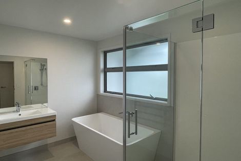 Photo of property in 2 Entelea Close, Papamoa Beach, Papamoa, 3118