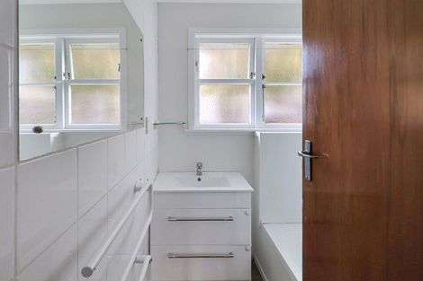 Photo of property in 1 Field Street, Silverstream, Upper Hutt, 5019