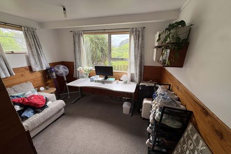 Photo of property in 34 Mark Avenue, Paparangi, Wellington, 6037