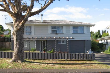 Photo of property in 51 Lantana Road, Green Bay, Auckland, 0604