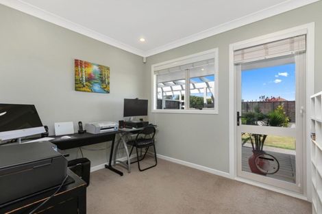 Photo of property in 37 Glenmonarch Place, Pyes Pa, Tauranga, 3112