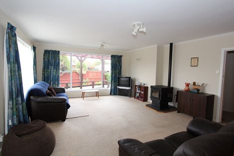 Photo of property in 6 Craig Place, Redwood, Christchurch, 8051