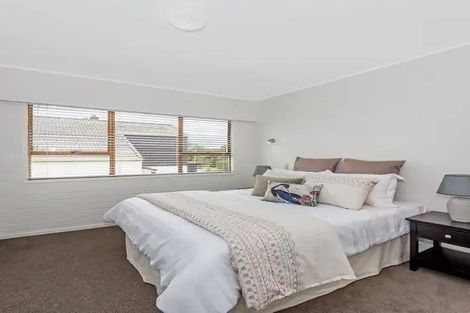 Photo of property in 85 Wade River Road, Stanmore Bay, Whangaparaoa, 0932