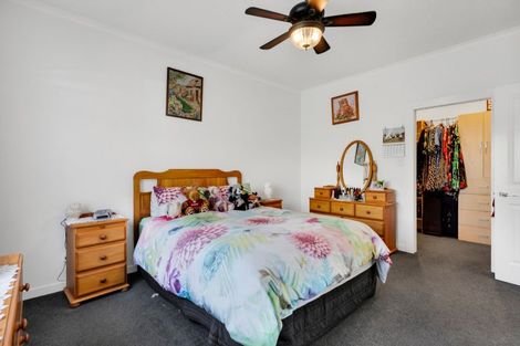 Photo of property in 30 Kahikatea Street, Inglewood, 4330