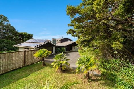 Photo of property in 3 Frost Road, Leigh, Warkworth, 0985