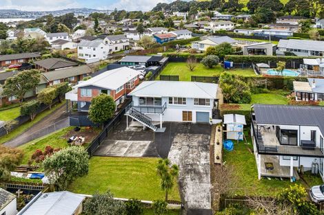 Photo of property in 121 Wallace Road, Mangere Bridge, Auckland, 2022