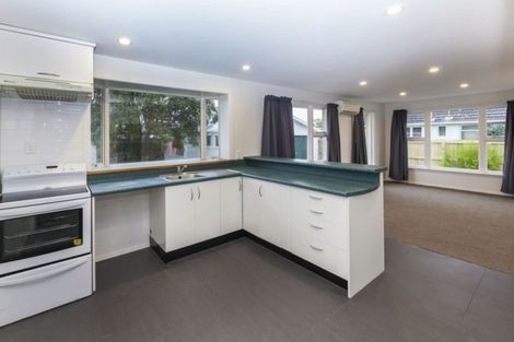 Photo of property in 6 Quebec Place, Wainoni, Christchurch, 8061