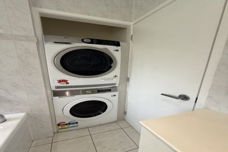 Photo of property in 13 Ellangowan Road, Waiake, Auckland, 0630