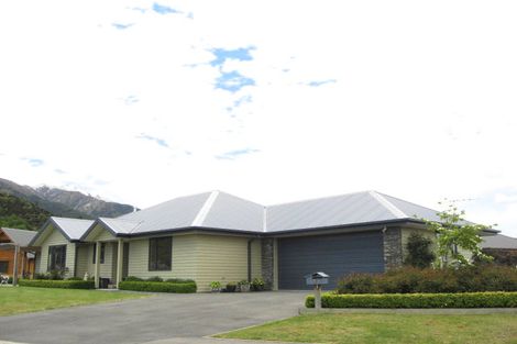 Photo of property in 8 Grantham Drive, Hanmer Springs, 7334