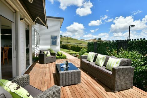 Photo of property in 19 Maka Terrace, Orewa, 0931