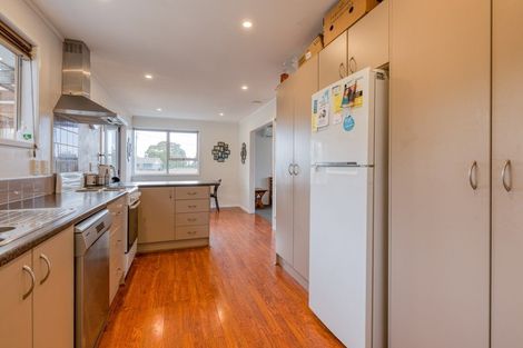 Photo of property in 112 Colwill Road, Massey, Auckland, 0614
