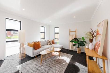 Photo of property in 8 Pahiki Crescent, Levin, 5510