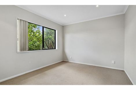Photo of property in 100 Moire Road, West Harbour, Auckland, 0618