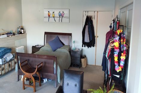 Photo of property in 22 Robieson Street, Roseneath, Wellington, 6011