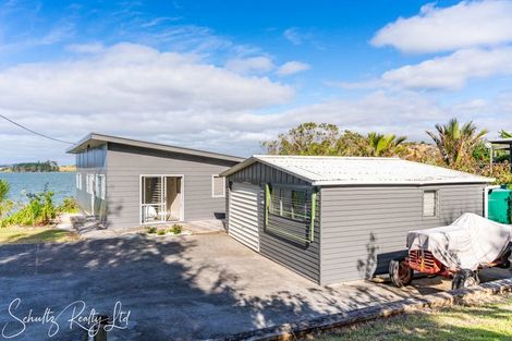 Photo of property in 1 Rigby Street, Whakapirau, 0583