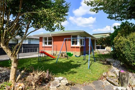 Photo of property in 4 Bremridge Place, Melville, Hamilton, 3206