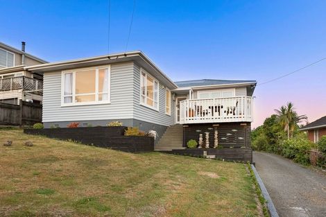 Photo of property in 16 Herewini Street, Titahi Bay, Porirua, 5022