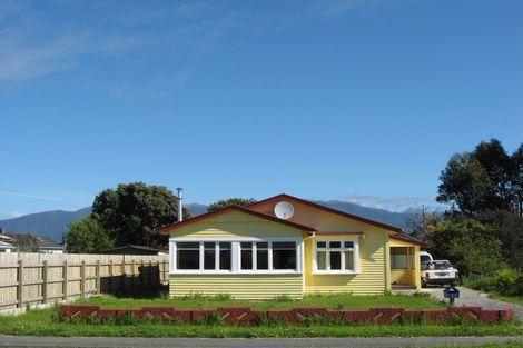 Photo of property in 64 Wakefield Street, Westport, 7825