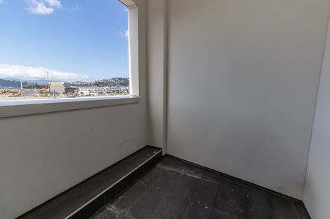 Photo of property in Stadium Garden Flats, 210/107 Thorndon Quay, Pipitea, Wellington, 6011