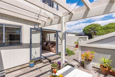 Photo of property in 13 Marram Way, Peka Peka, Waikanae, 5391
