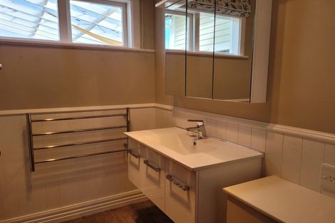 Photo of property in 12 Garrison Street, Carterton, 5713