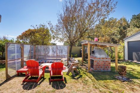 Photo of property in 15 Ferry Street, Foxton Beach, Foxton, 4815