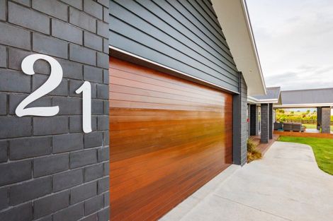 Photo of property in 21 Loveston Lane, Kelvin Grove, Palmerston North, 4470