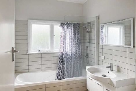 Photo of property in 142 Memorial Avenue, Burnside, Christchurch, 8053