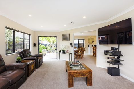 Photo of property in 2 Henley Court, Highbury, Palmerston North, 4412