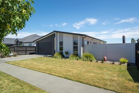 Photo of property in 35 Te Whenu Crescent, Marshland, Christchurch, 8083