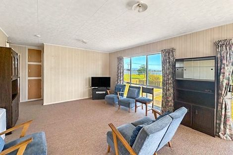 Photo of property in 34 Linklater Avenue, Foxton Beach, Foxton, 4815