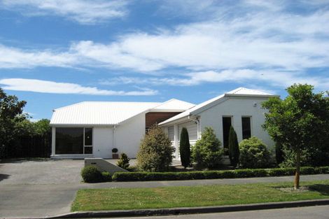 Photo of property in 12 Abingdon Court Avonhead Christchurch City