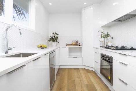 Photo of property in 14 Dunstall Place, Mangere Bridge, Auckland, 2022