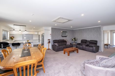 Photo of property in 12 Montague Grove, Stratford, 4332