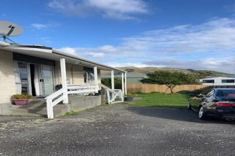 Photo of property in 8a Utauta Street, Waikanae, 5036