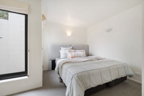 Photo of property in 98c Northland Road, Northland, Wellington, 6012