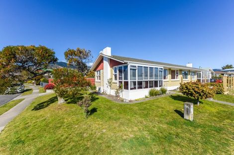 Photo of property in 28 Fergusson Street, Stoke, Nelson, 7011