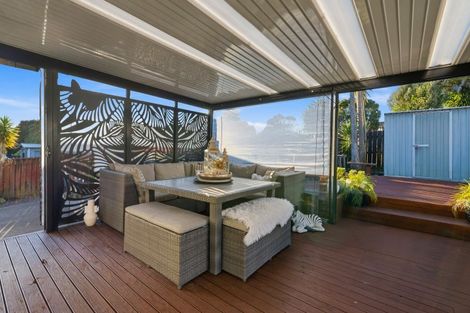 Photo of property in 12 Pahi Place, West Harbour, Auckland, 0618