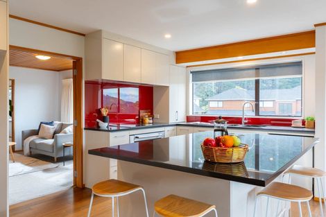 Photo of property in 15 Duval Grove, Tawa, Wellington, 5028