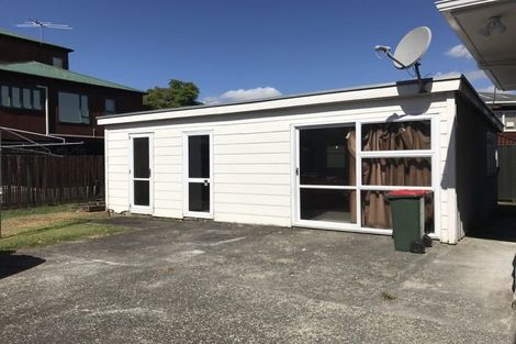 Photo of property in 22 Coles Crescent, Papakura, 2110