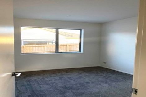 Photo of property in 3 Charles Henry Way, Papakura, 2110