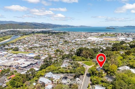 Photo of property in 24 Miromiro Road, Normandale, Lower Hutt, 5010
