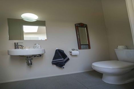 Photo of property in 9b Onslow Road, Khandallah, Wellington, 6035