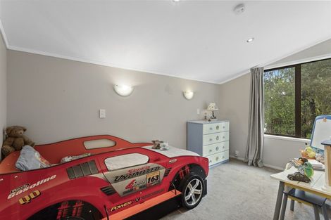 Photo of property in 35 Rosecamp Road, Beach Haven, Auckland, 0626