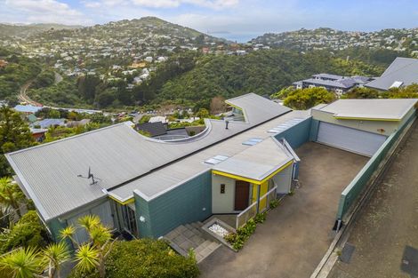 Photo of property in 5 Cavalry Close, Crofton Downs, Wellington, 6035